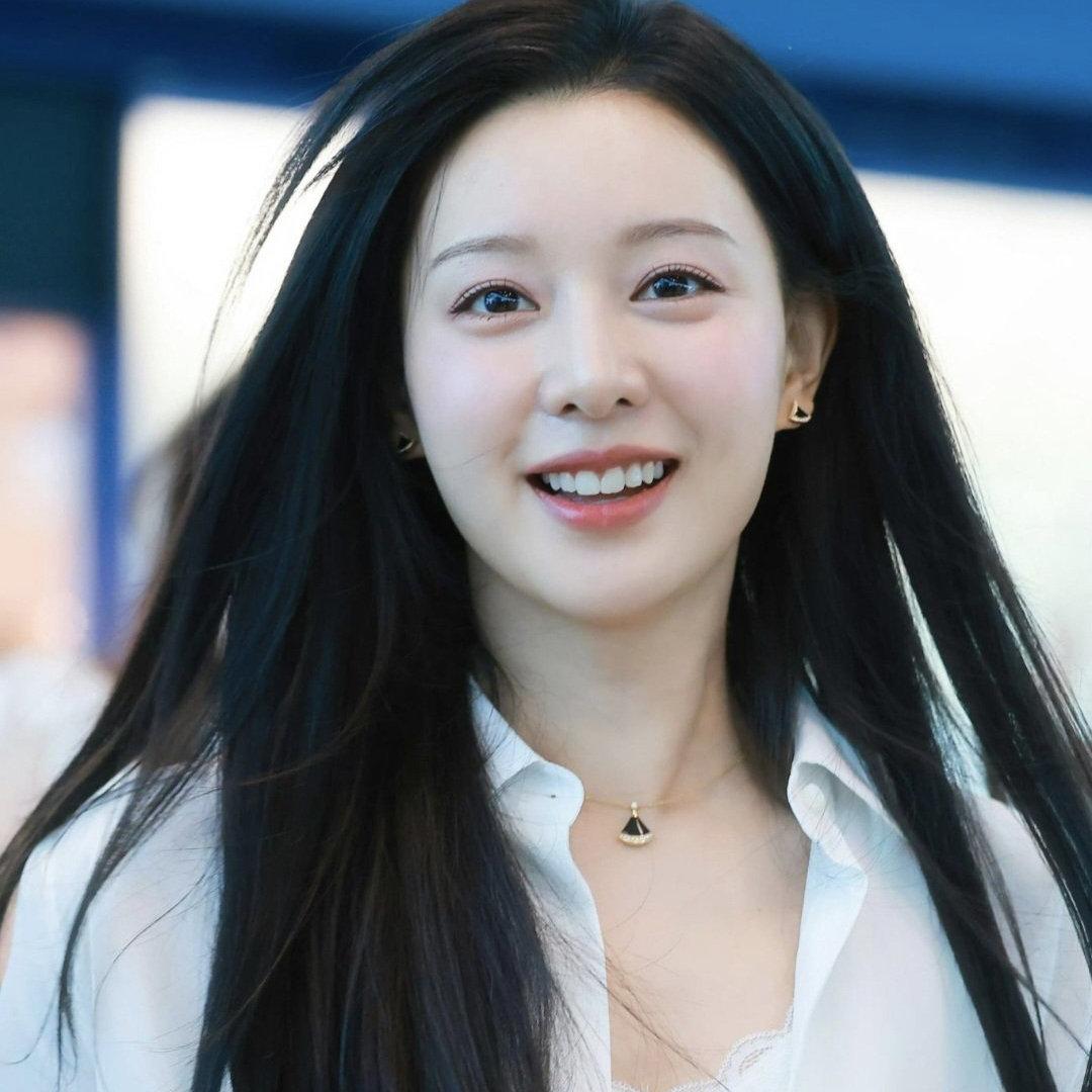 A moment captured by a fan of Kim Jiwon