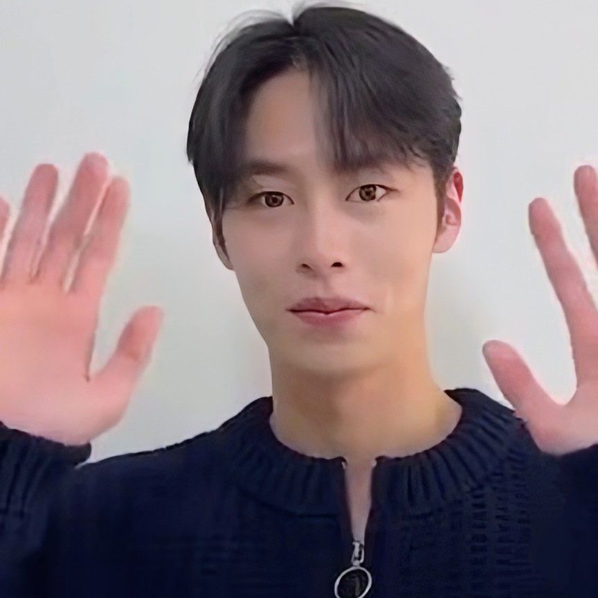Momen yang diabadikan oleh penggemar Lee Jaewook