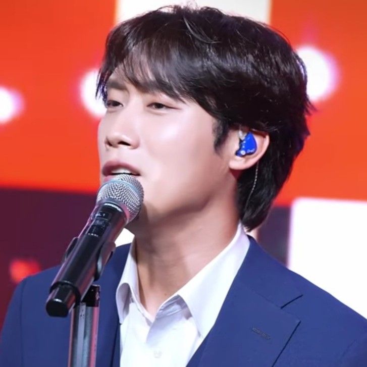 Recent activity shot of Choi Woojin