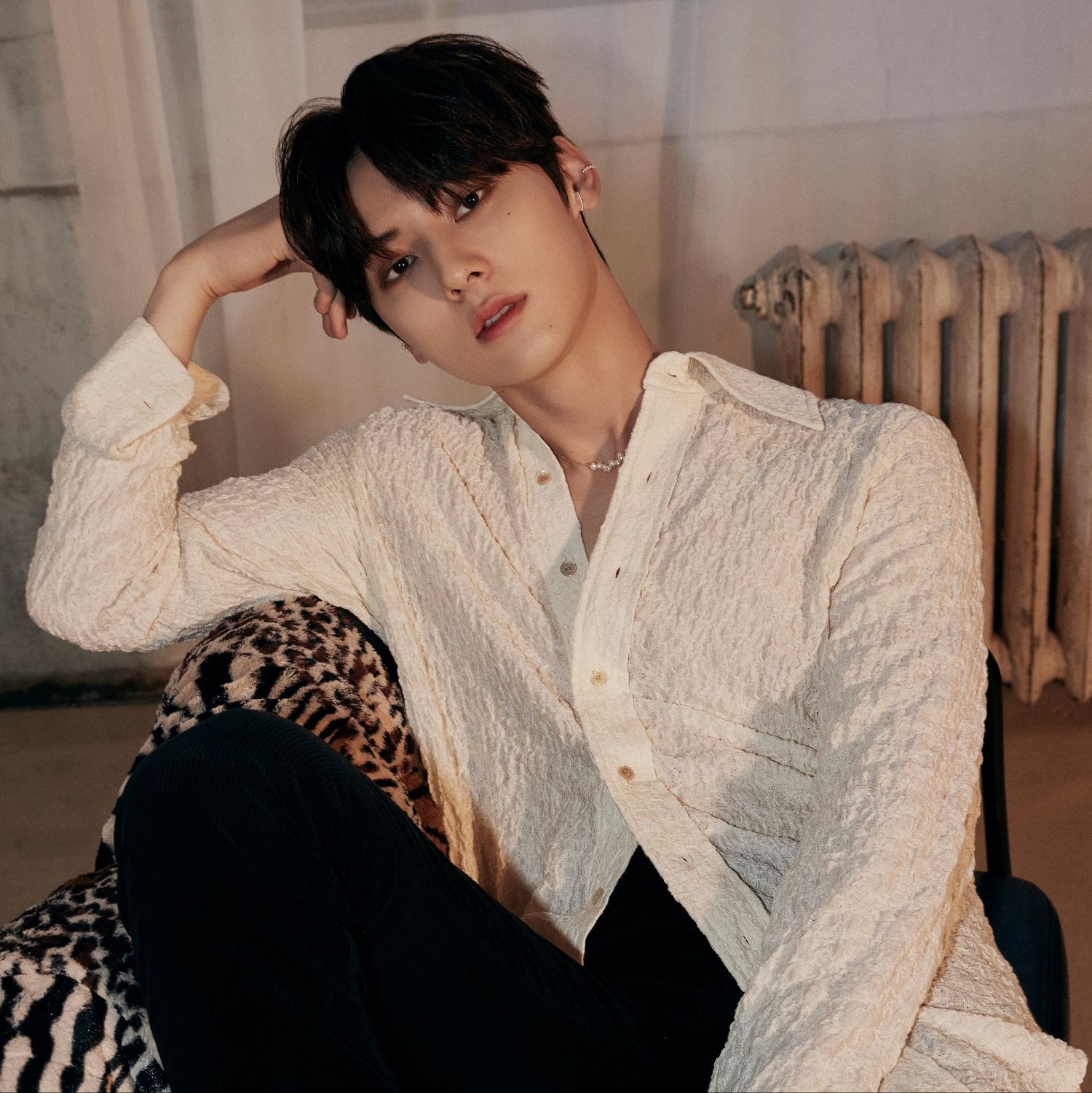 Behind-the-scenes cut of Hwang Minhyun