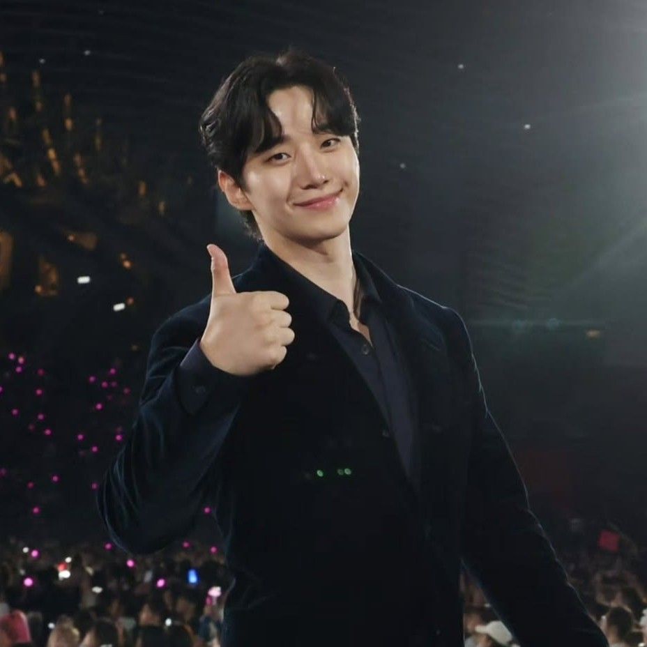 粉丝拍下的李俊昊瞬间