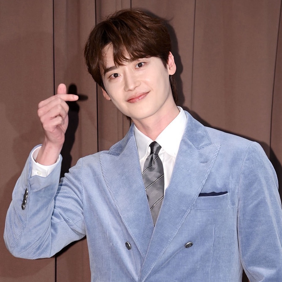 Behind-the-scenes cut of Lee Jongsuk