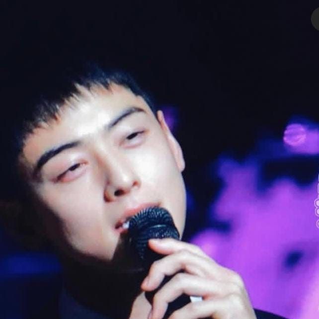 A moment captured by a fan of Cha Eunwoo