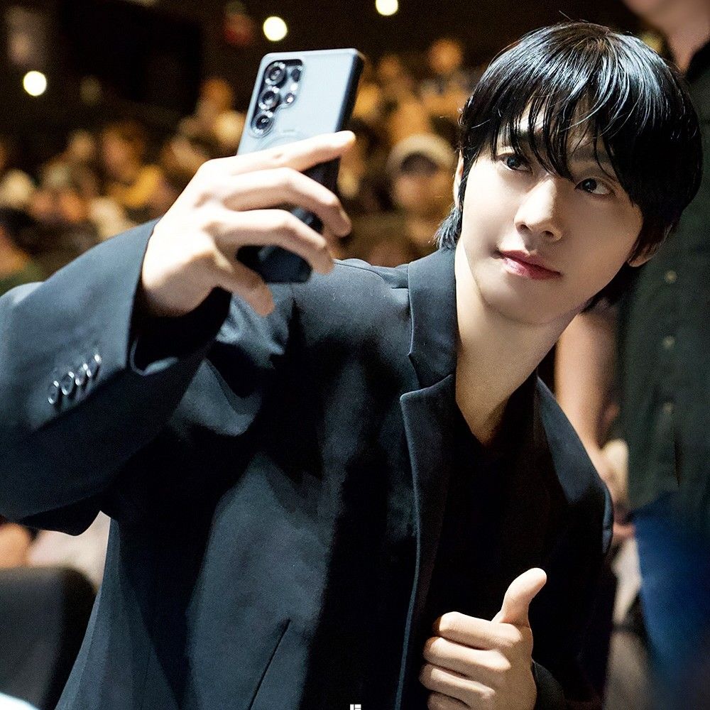 Recent activity shot of Ahn Hyoseop