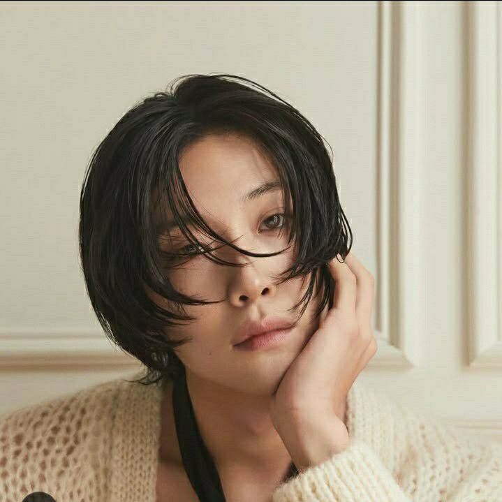 Behind-the-scenes cut of Lee Jongwon