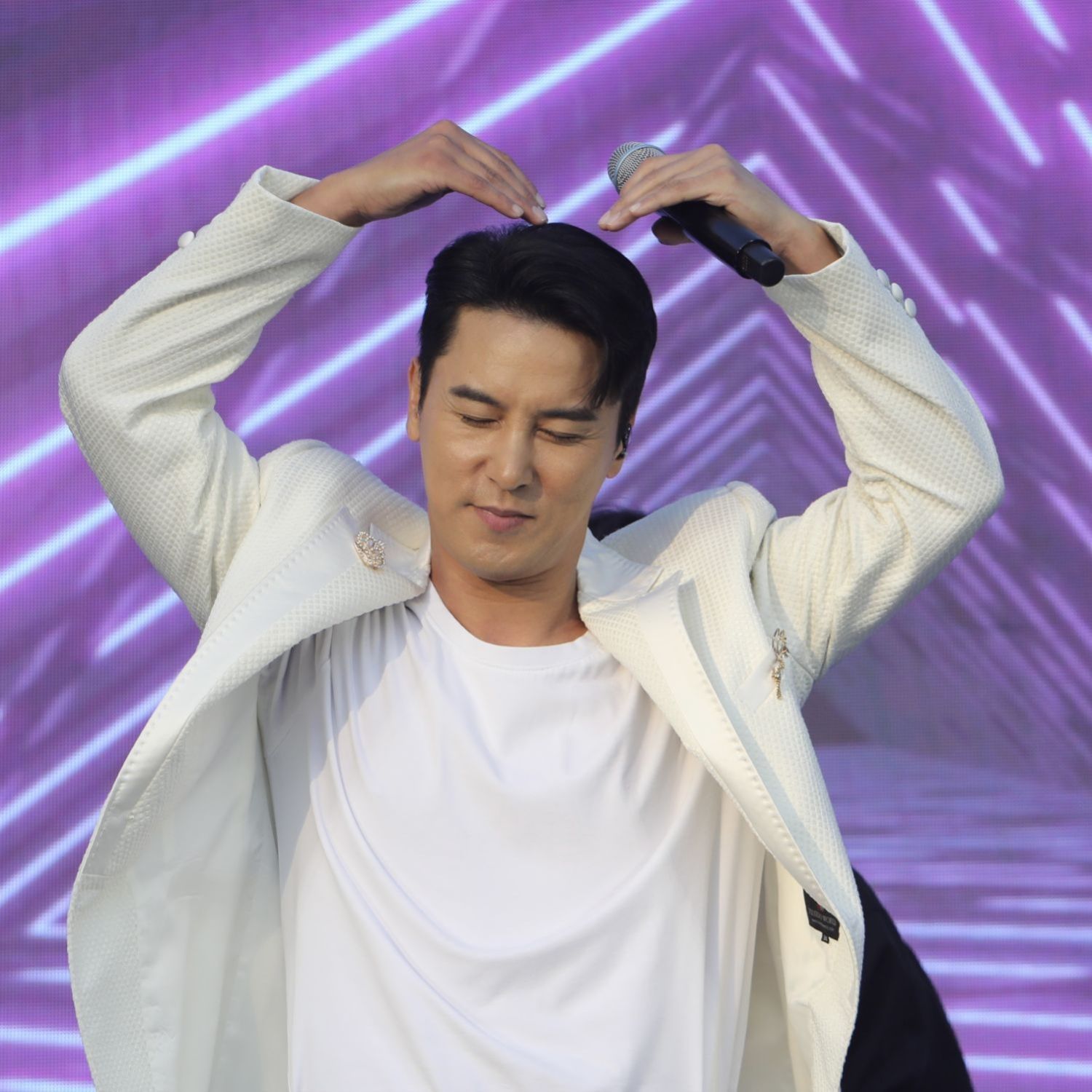 Behind-the-scenes cut of Jang Minho