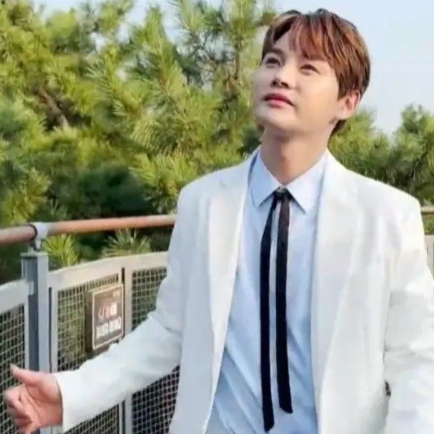 Behind-the-scenes cut of Park Seojin