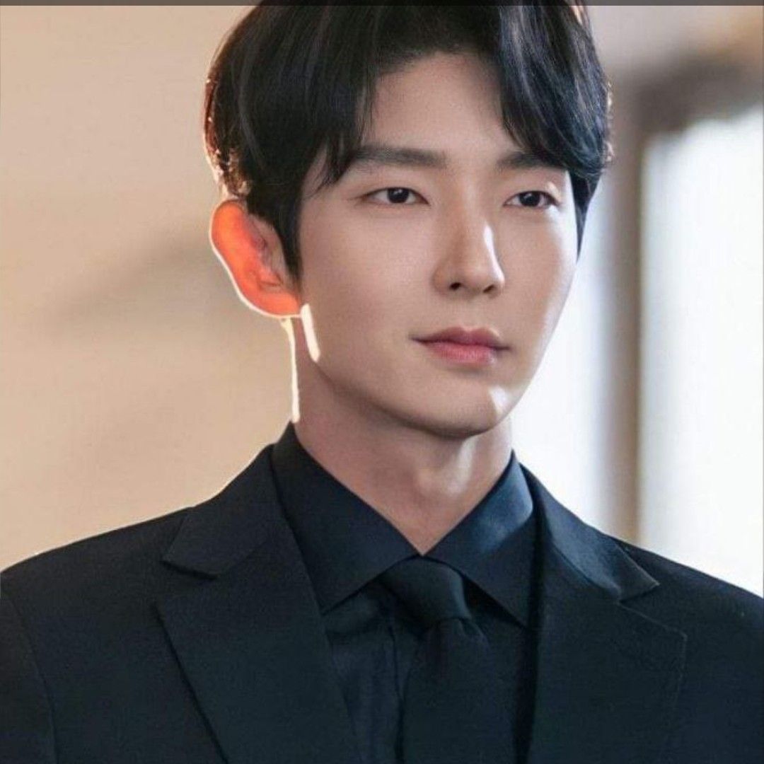 Behind-the-scenes cut of Lee Joongi
