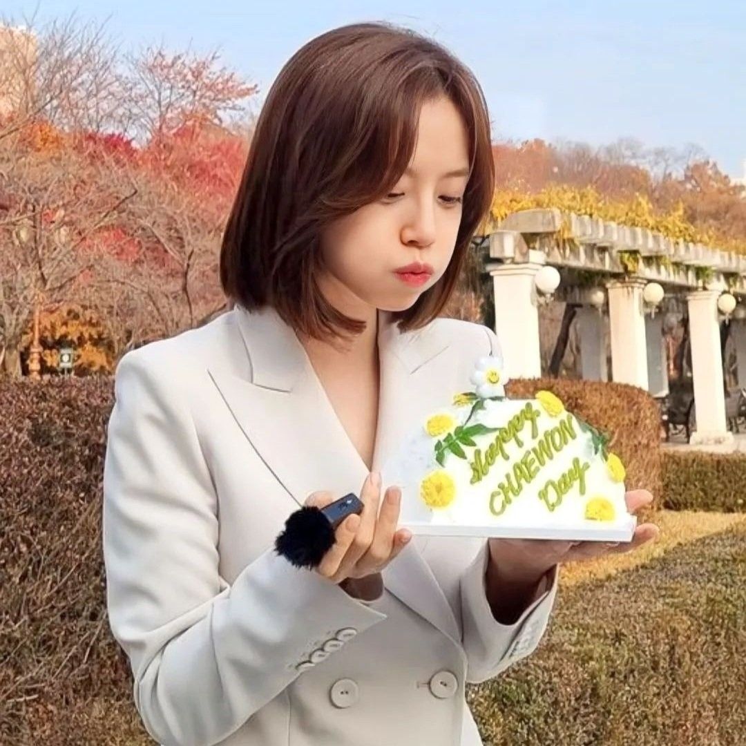 A moment captured by a fan of Moon Chaewon
