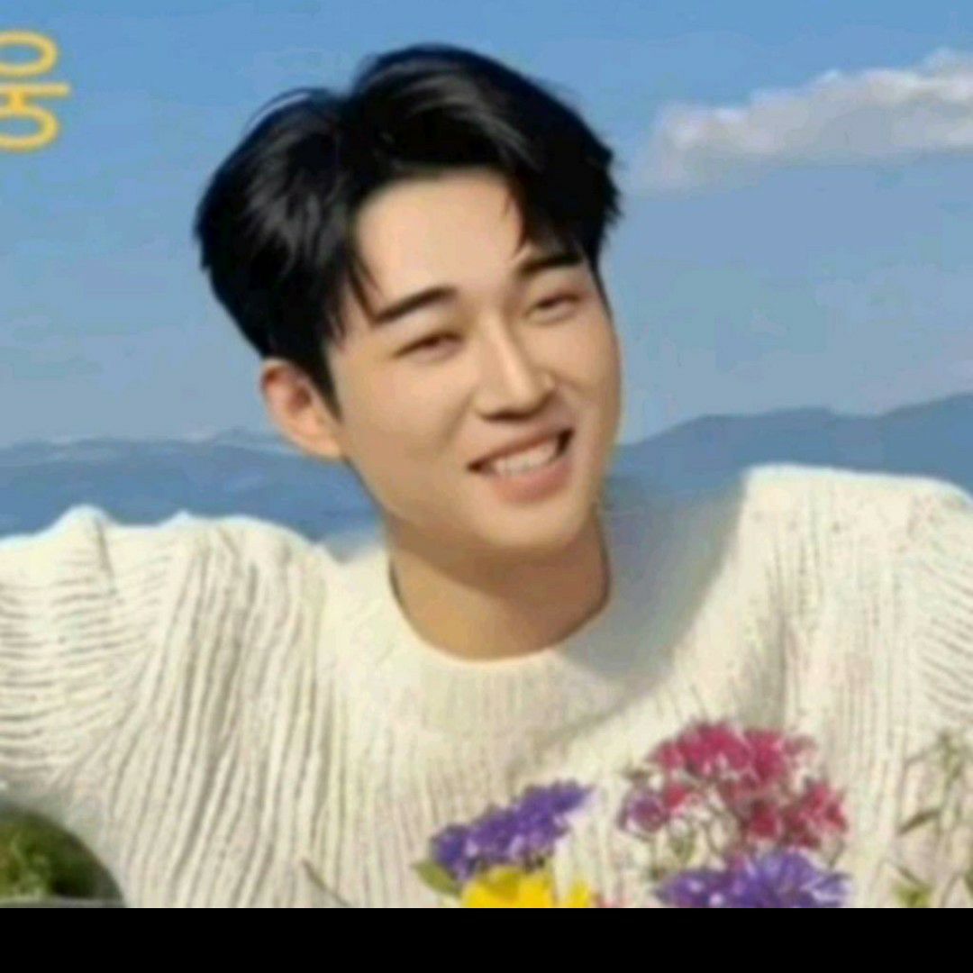 A moment captured by a fan of Hwang Youngwoong