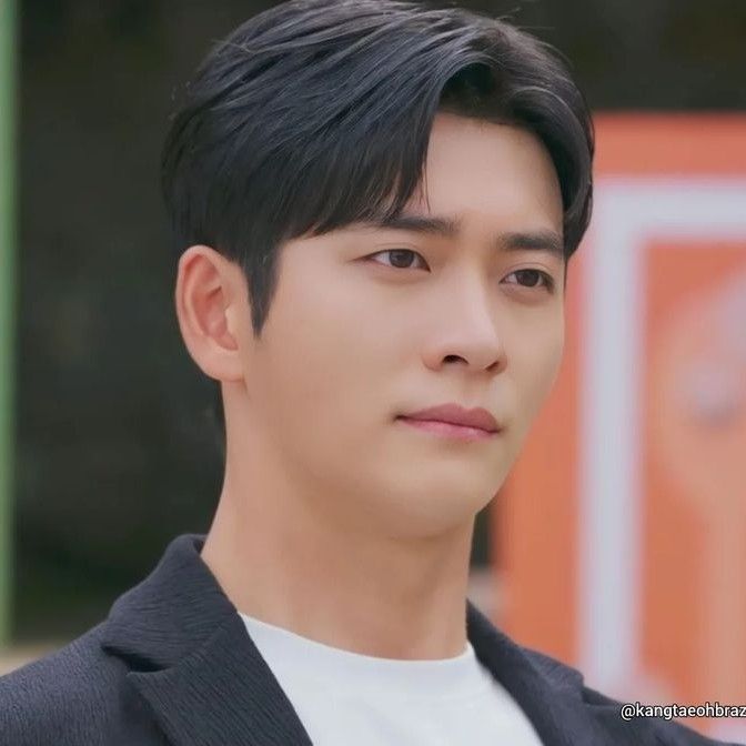 A moment captured by a fan of Kang Taeoh