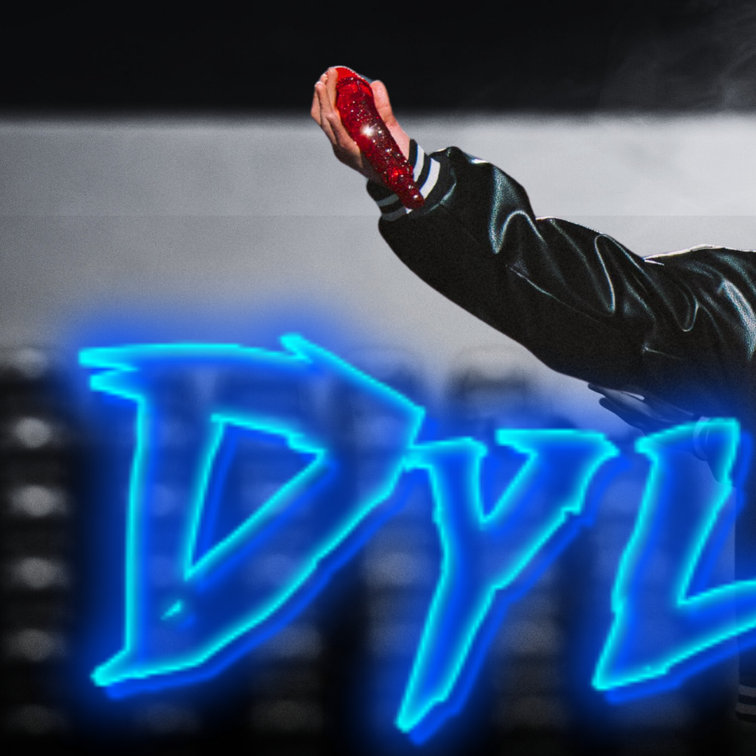 A moment captured by a fan of Dylan Wang