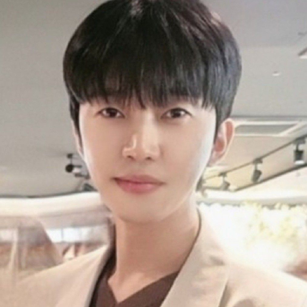 Behind-the-scenes cut of Lim Youngwoong