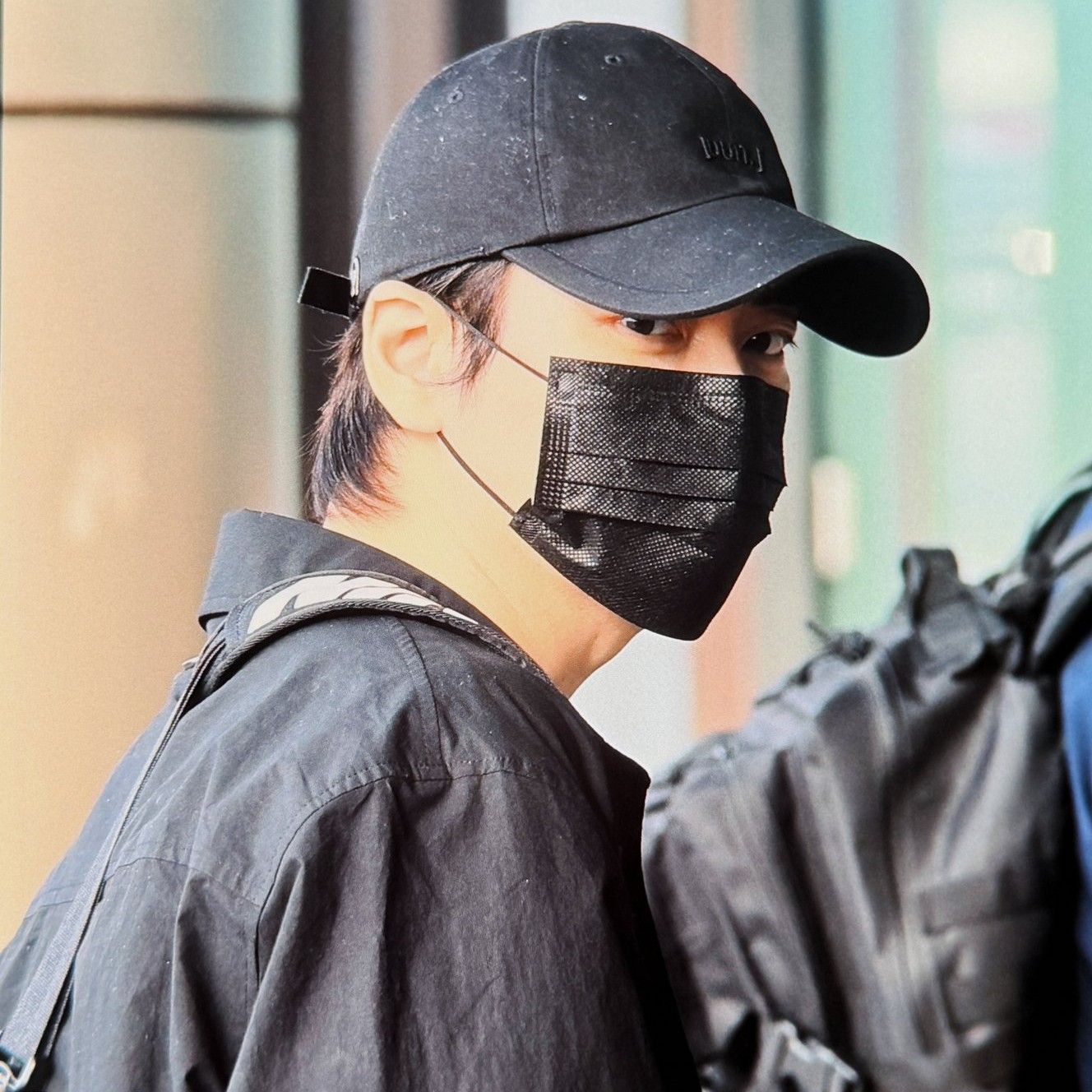 Behind-the-scenes cut of Lee Joonhyuk
