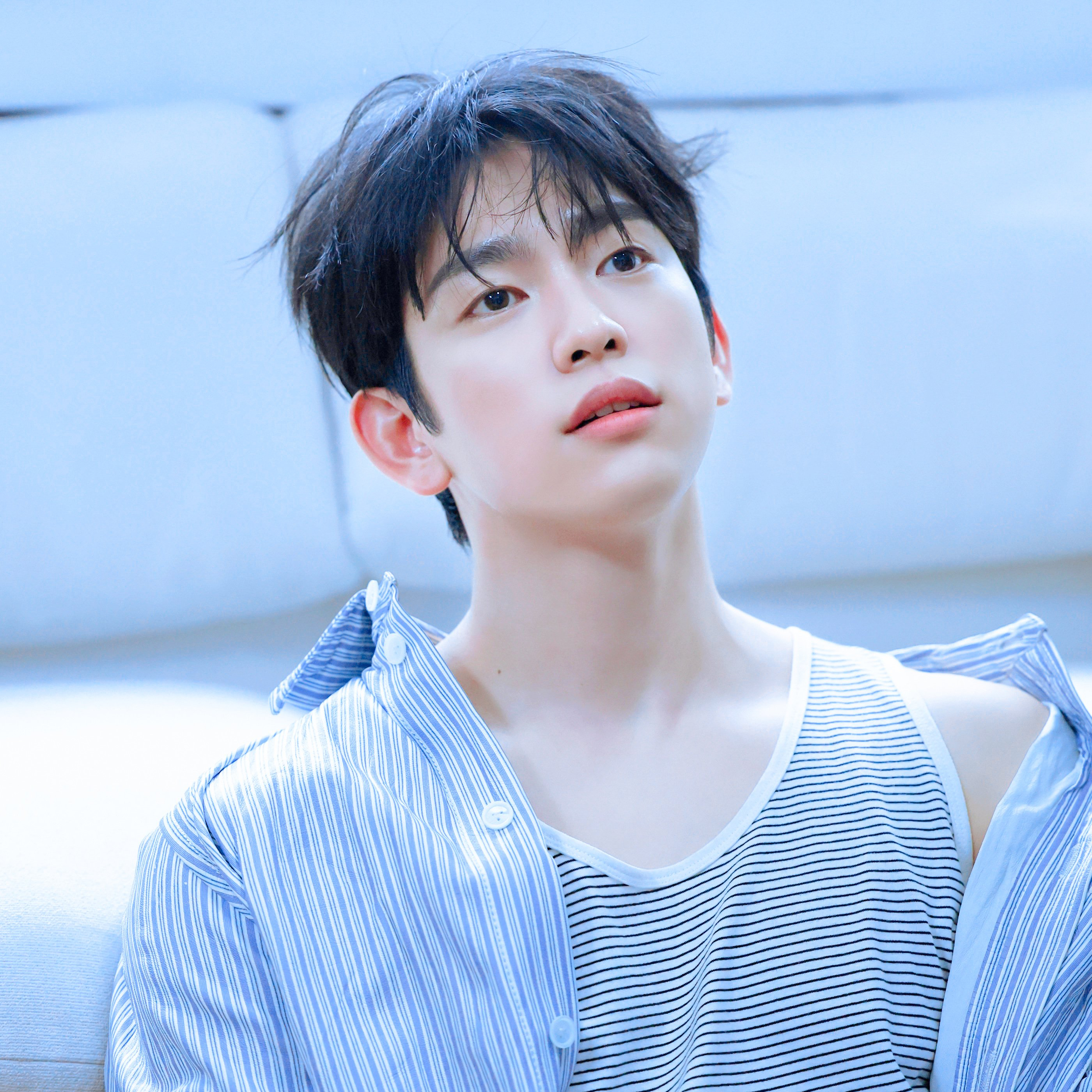 A moment captured by a fan of Park Jinyoung