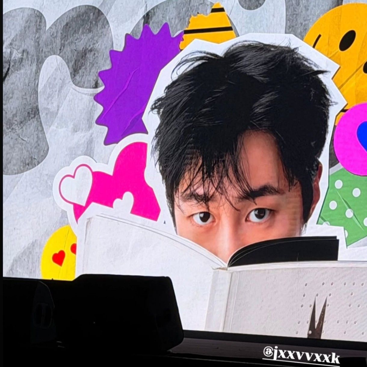 A moment captured by a fan of Lee Jaewook