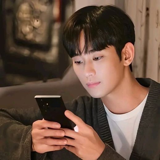 Postingan selebriti populer yang disukai penggemar
