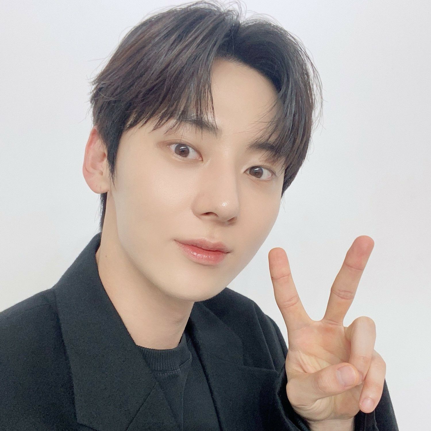 Recent activity shot of Hwang Minhyun