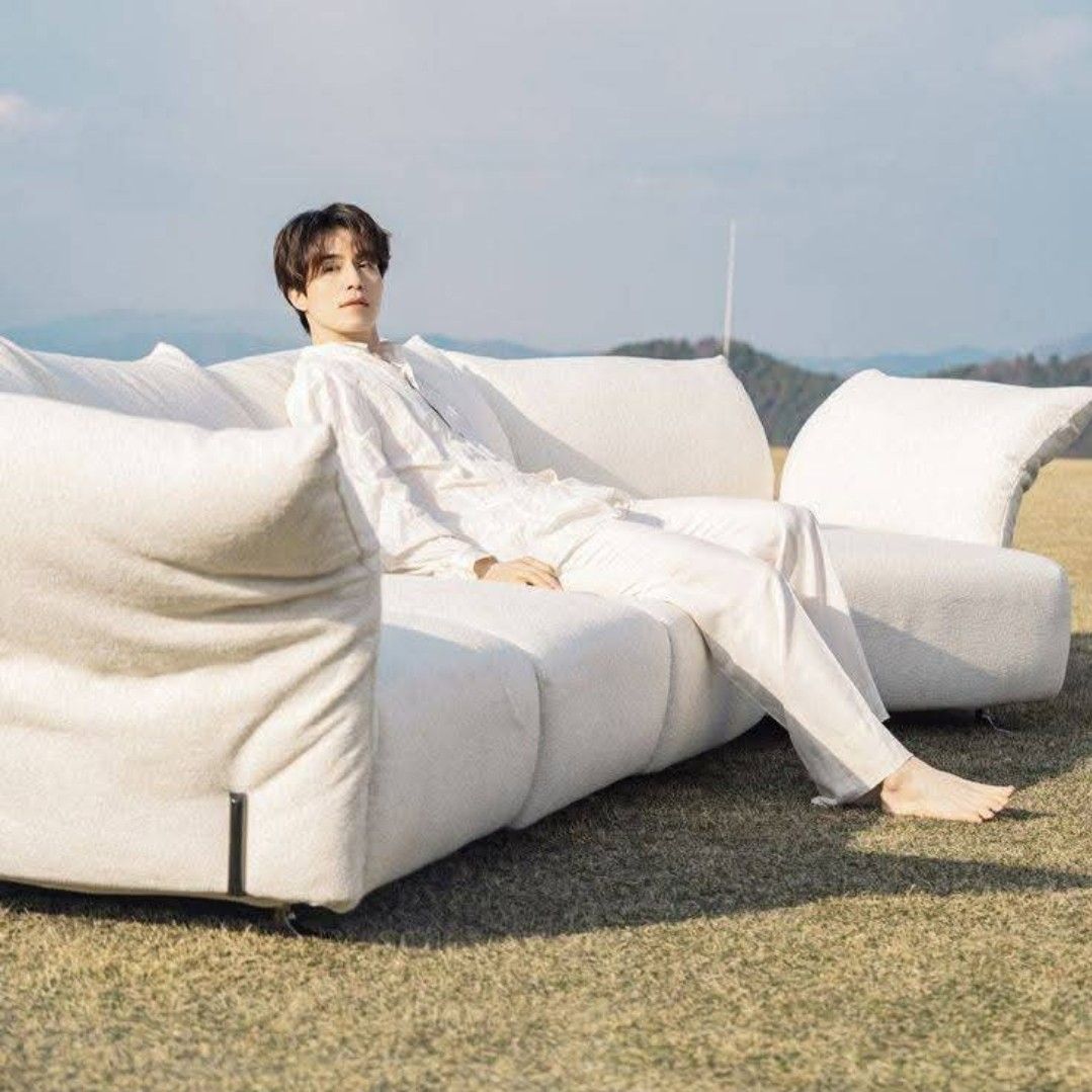 A moment captured by a fan of Lee Dongwook