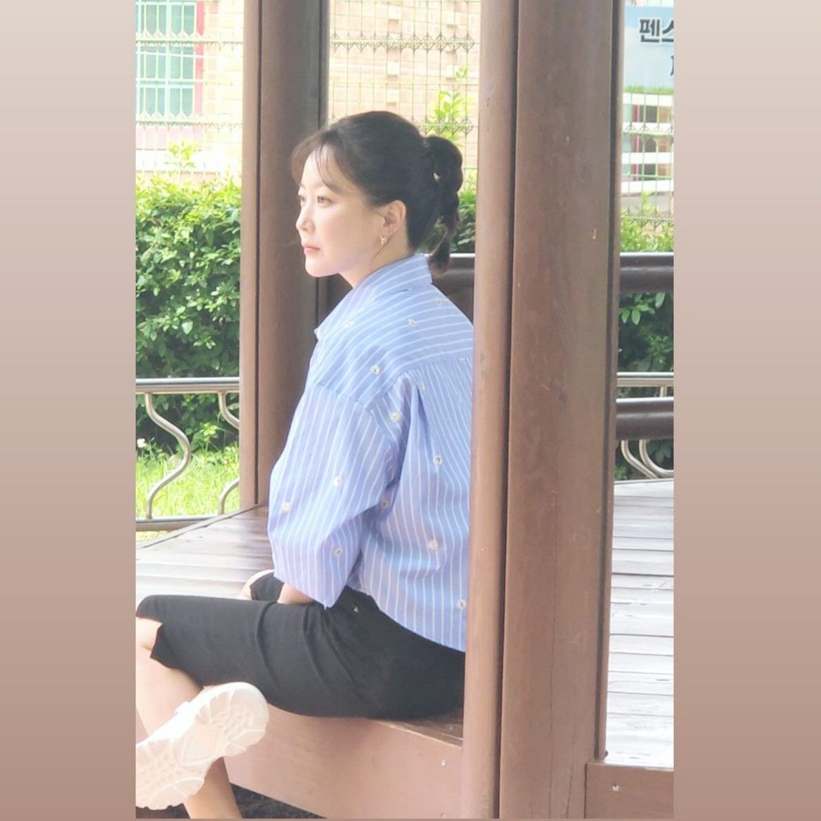 Behind-the-scenes cut of Kim Heesun