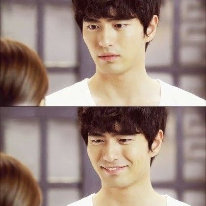 Behind-the-scenes cut of Lee Jinwook