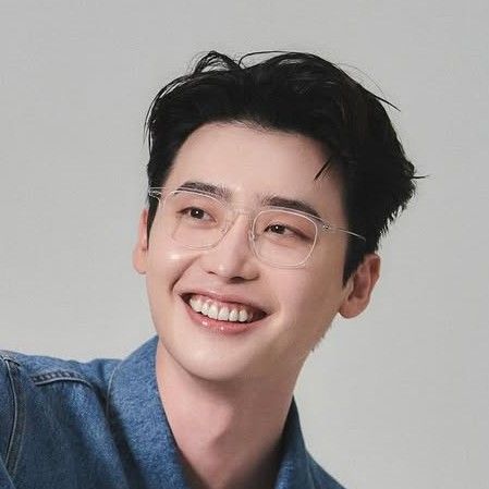 Recent activity shot of Lee Jongsuk