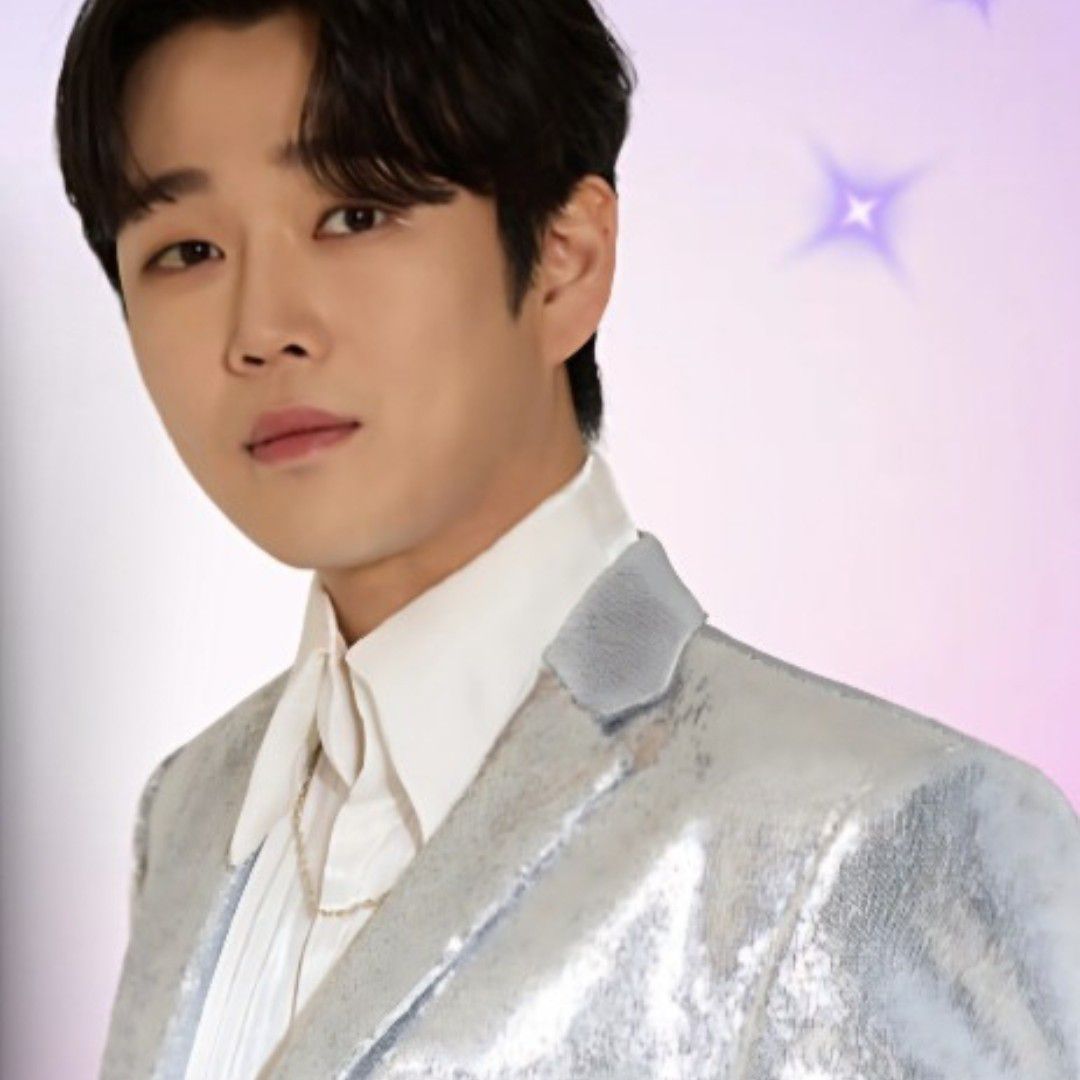 Latest photo of Hwang Youngwoong