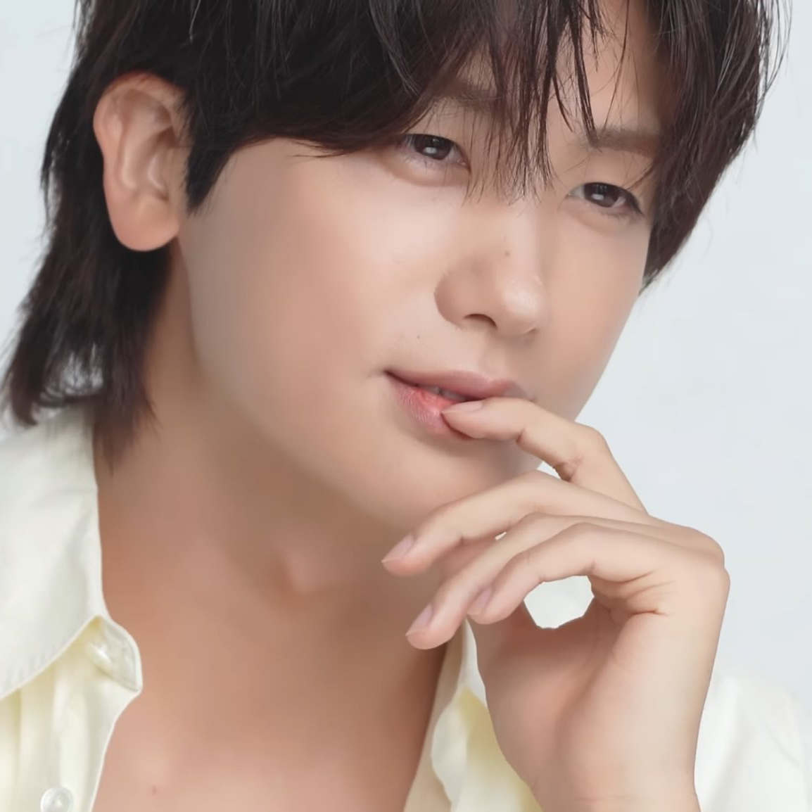 Behind-the-scenes cut of Park Hyungsik