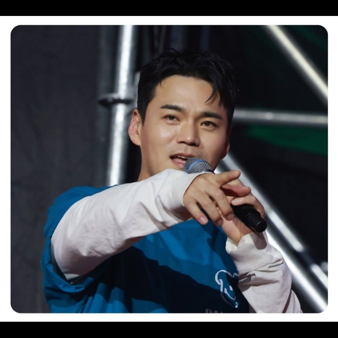 Behind-the-scenes cut of Lee Jung