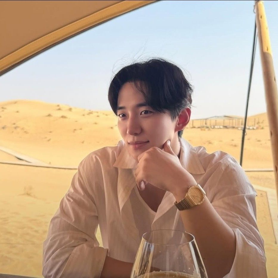 Behind-the-scenes cut of Lee Junho