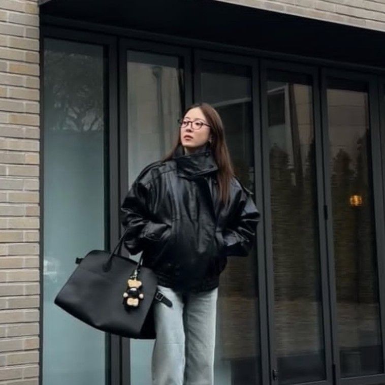 Behind-the-scenes cut of Lee Seyoung