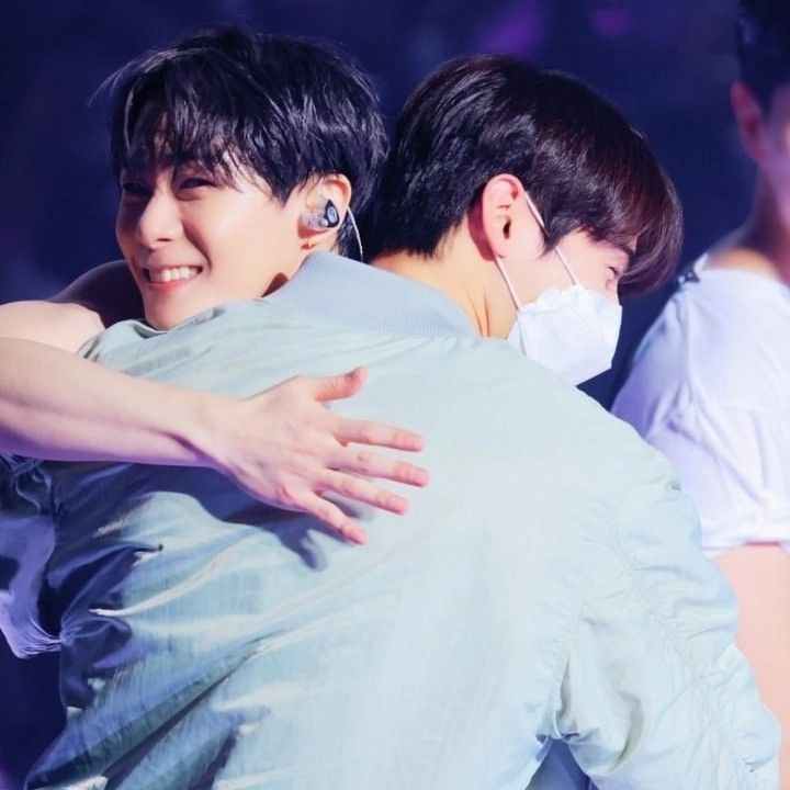 Recent activity shot of Cha Eunwoo