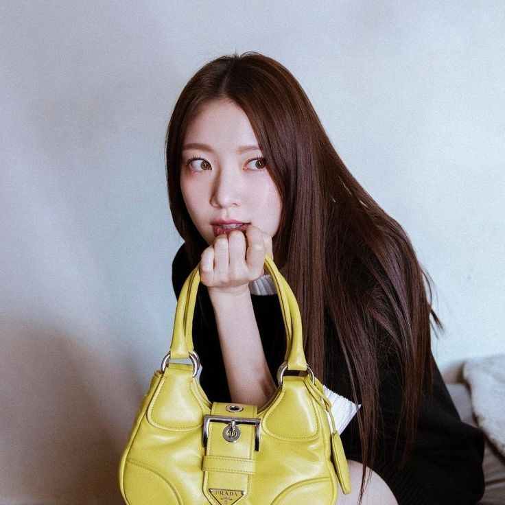 A moment captured by a fan of Kim Jiwon