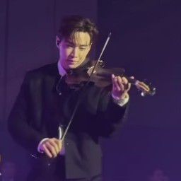 Behind-the-scenes cut of Henry