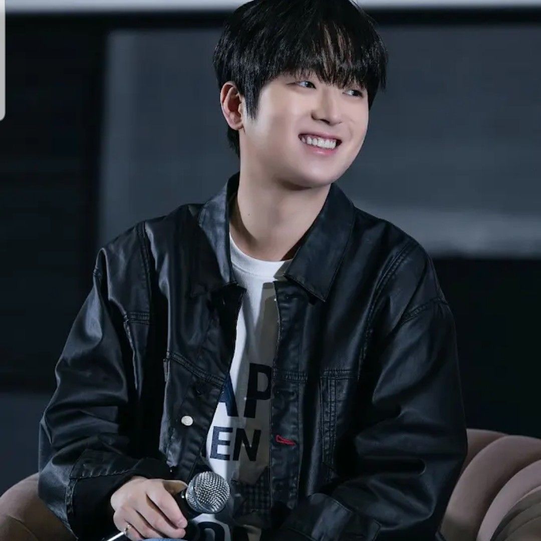 Foto terbaru dari Lee Chanwon