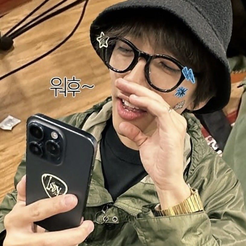 イ・スンユンの最近の活動ショット