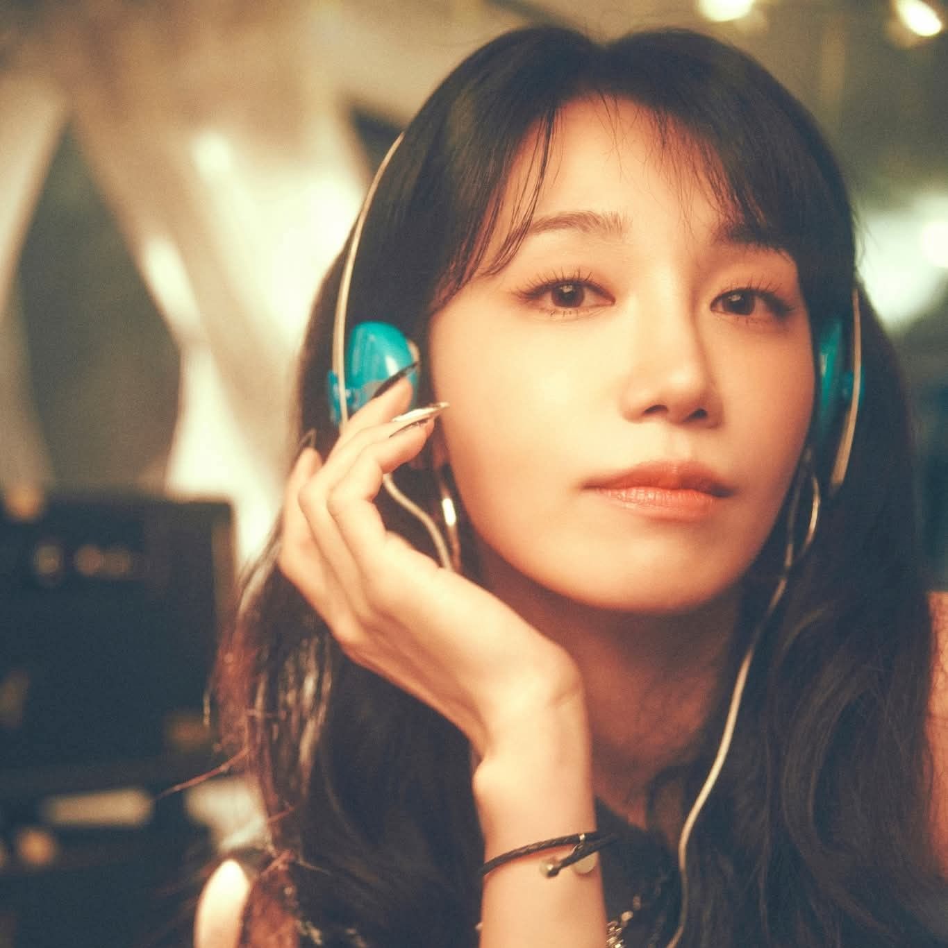 Behind-the-scenes cut of Jung Eunji