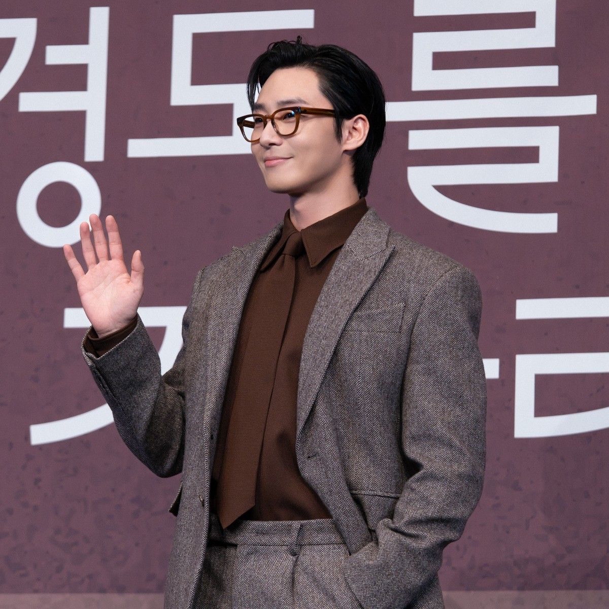 Behind-the-scenes cut of Park Seojoon