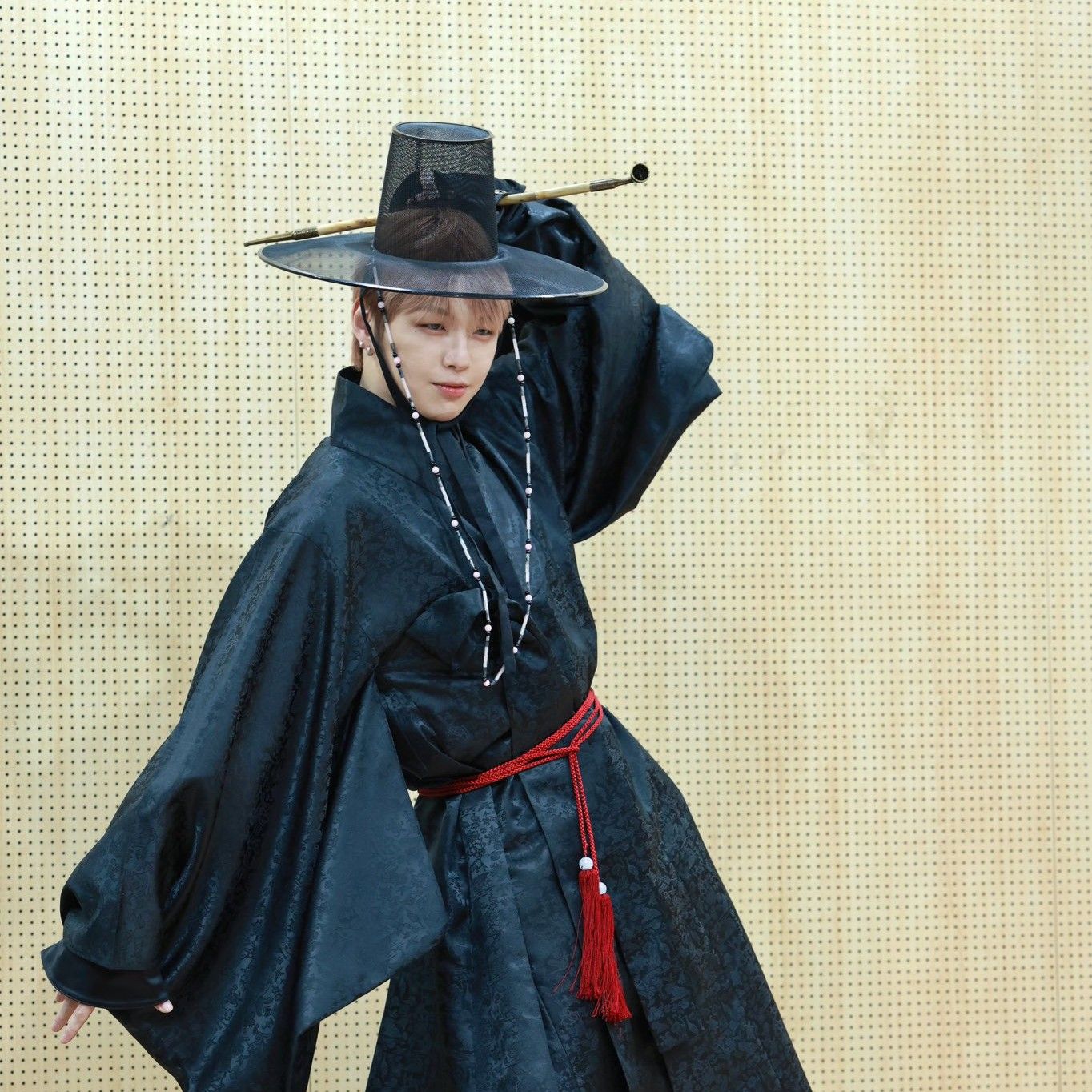 Behind-the-scenes cut of Secret Garden