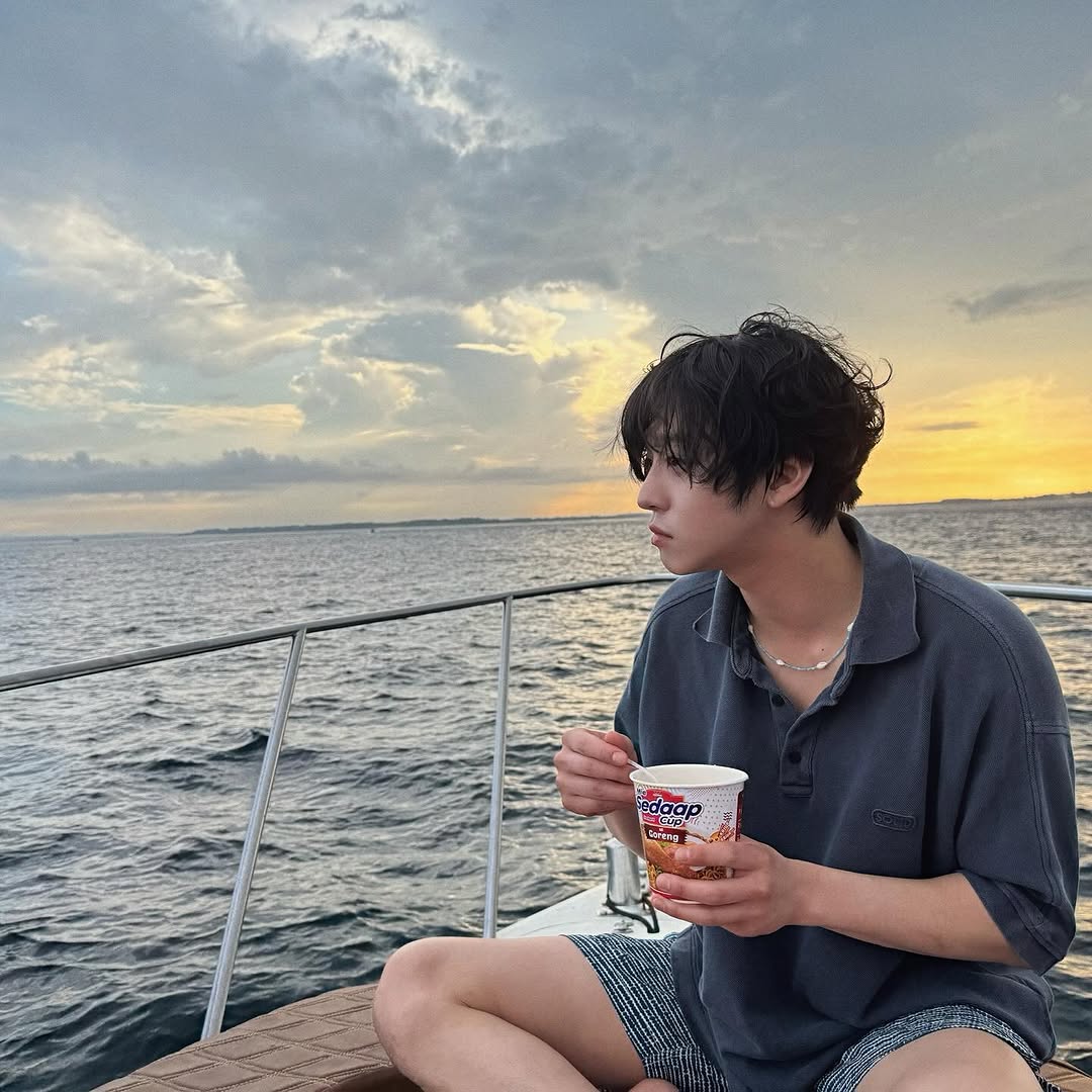 A moment captured by a fan of Ahn Hyoseop