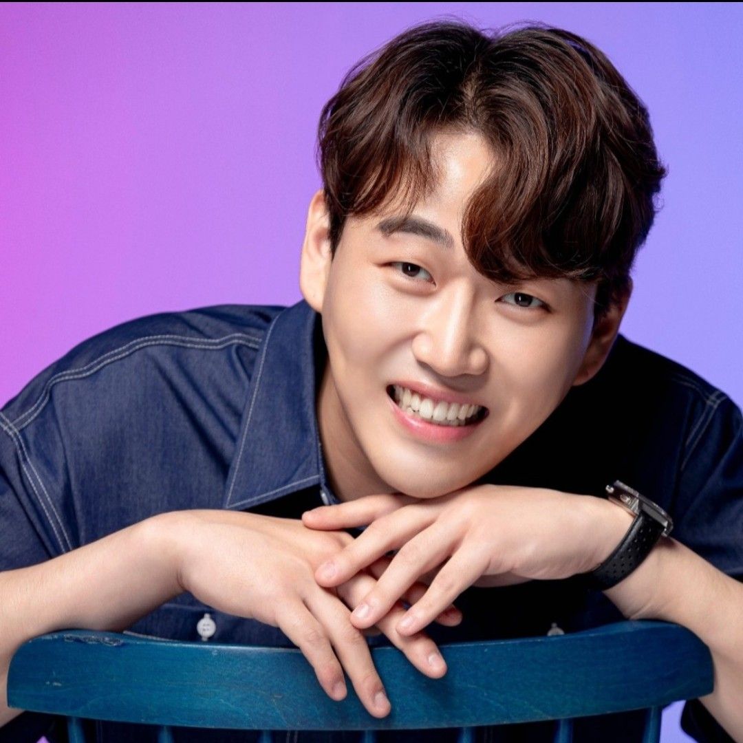 Behind-the-scenes cut of Hwang Youngwoong