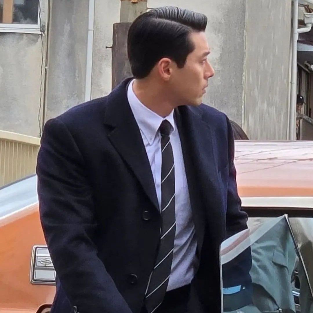 A moment captured by a fan of Hyun Bin
