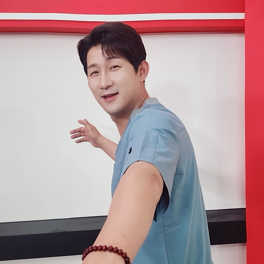 Behind-the-scenes cut of Na Sangdo