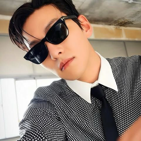 지창욱 최근 활동샷