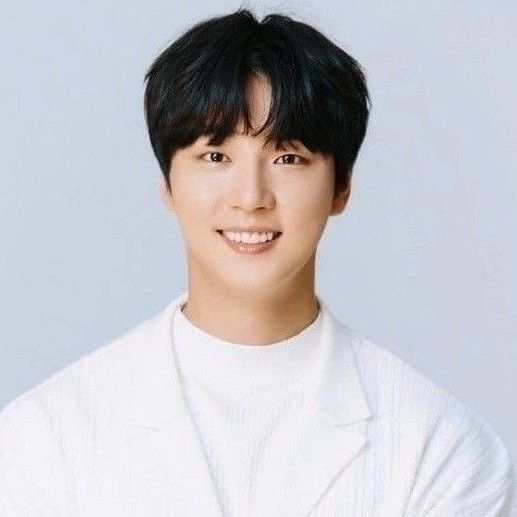 Recent activity shot of Yoon Shiyoon