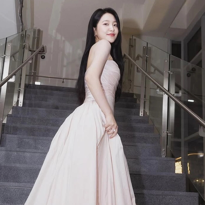 Latest photo of Yeri (1999)