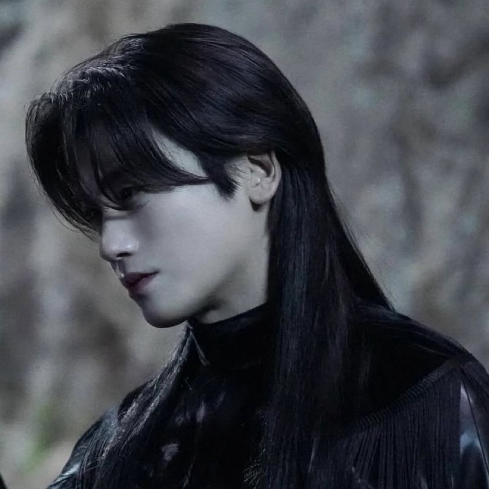 Behind-the-scenes cut of Park Hyungsik