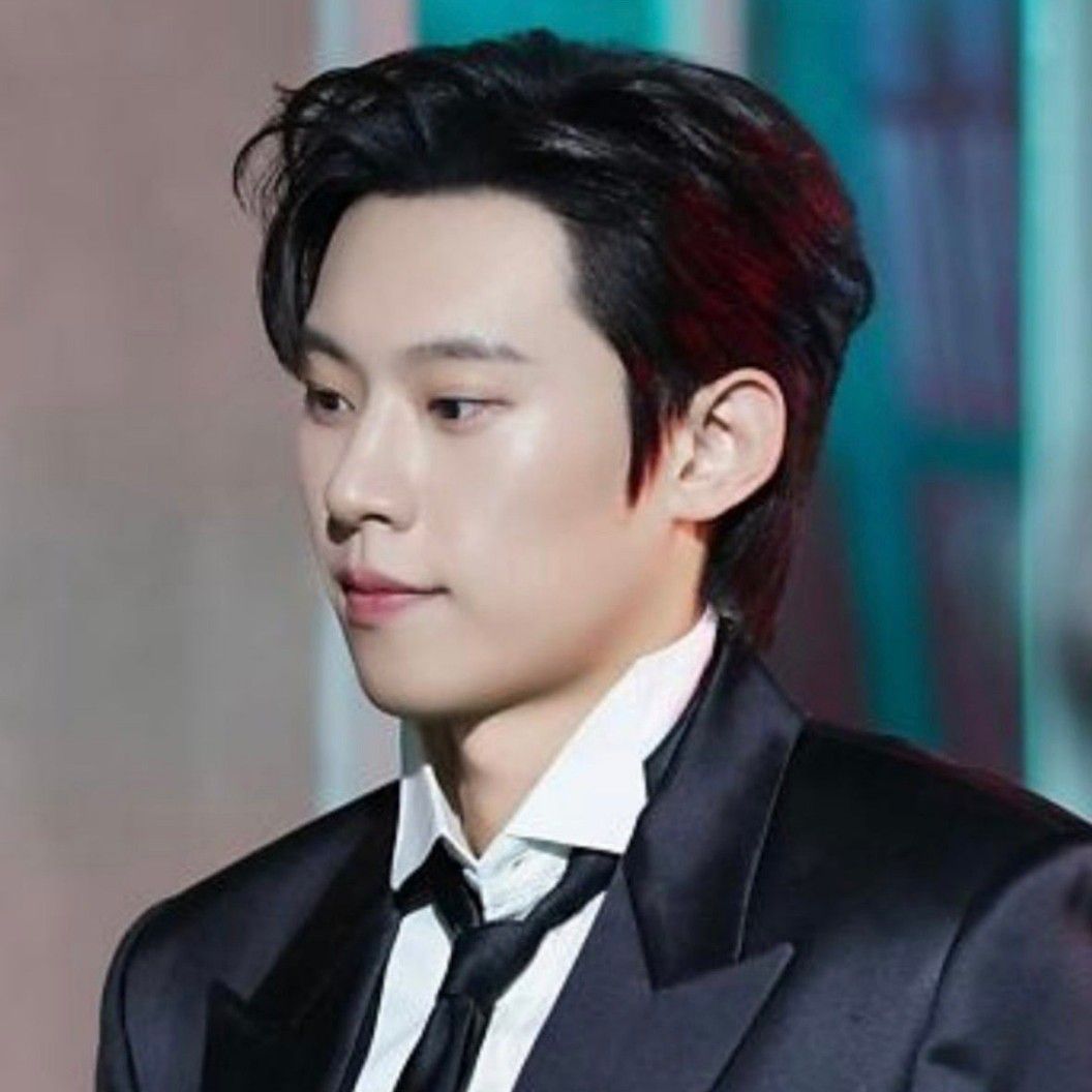 Behind-the-scenes cut of Kim Sungcheol