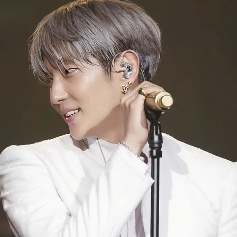 A moment captured by a fan of Lee Joongi