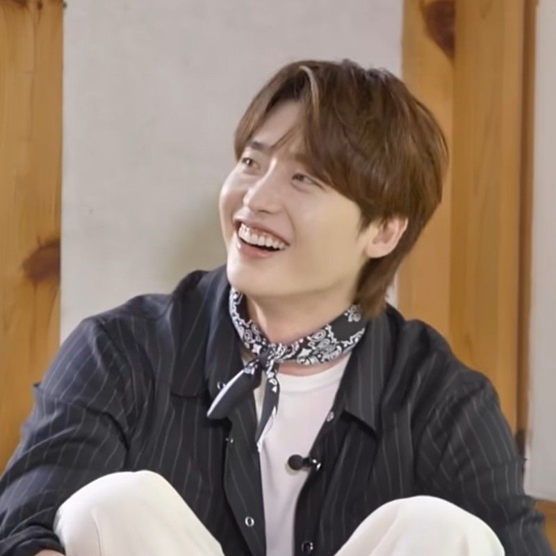 Behind-the-scenes cut of Lee Jongsuk